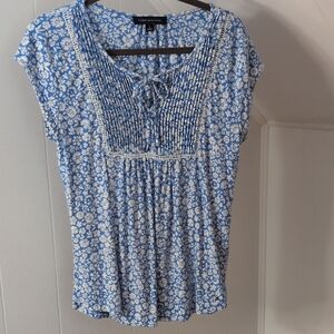 Tommy Hilfiger Blue and White Floral Pintuck Tie-Neck Blouse